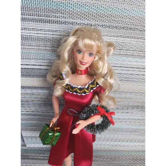 Vintage Holiday Barbie Muse dressed - Picture 6 of 7